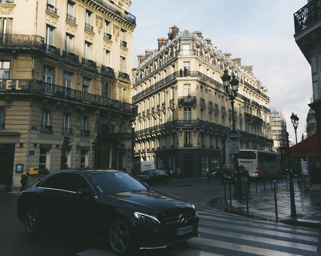 Straßen in Paris im Winter