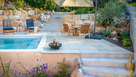 Botra Maria Luxury, Pool