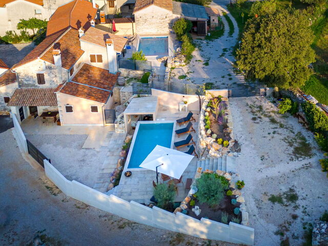Botra Maria Luxury