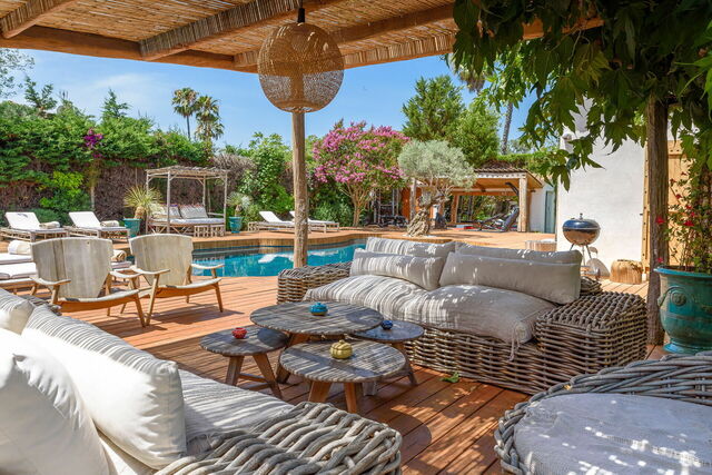 Villa Cicadis, Pavillon am Pool