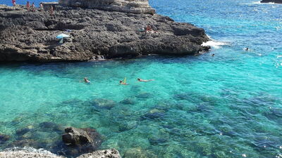 Caló des Moro, Wasser