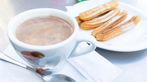 Heiße Schokolade mit Churros