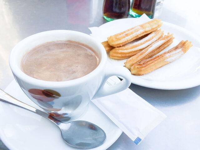Heiße Schokolade mit Churros
