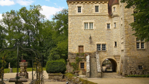 Le Vieux Château, Außenbereich