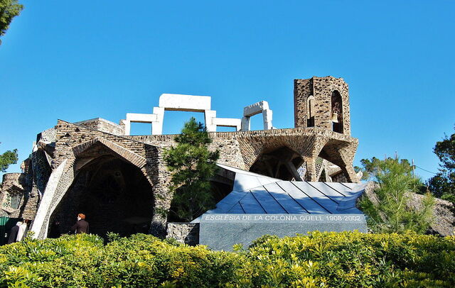 Colònia Güell Kirche