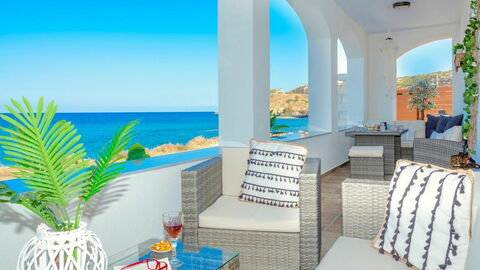 Villa Vorios, Terrasse