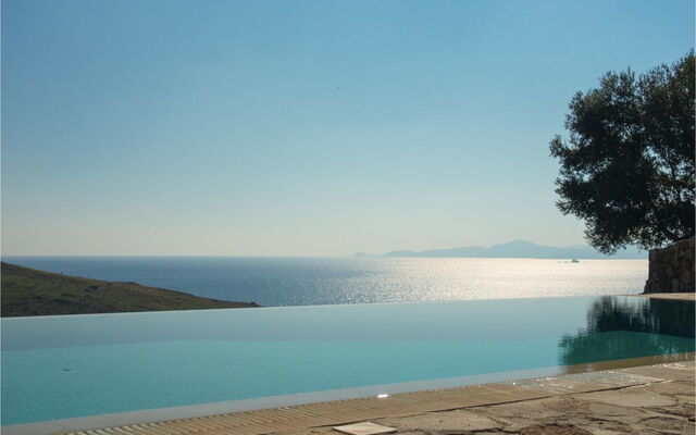 Die Saronische Insel Aigina, Pool
