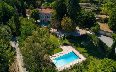 La Verdière, Außenbereich