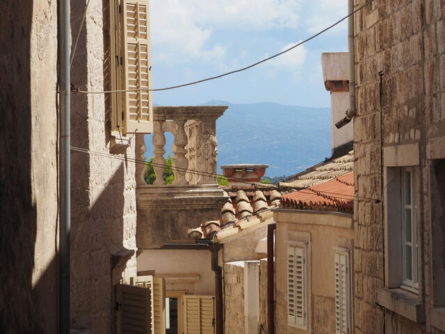 Korčula, Straßen