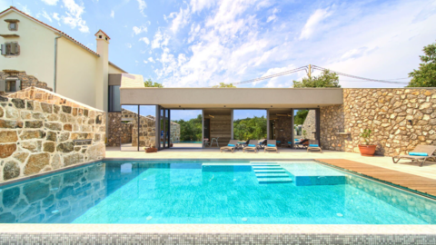 Jerini Estate, Swimming-Pool