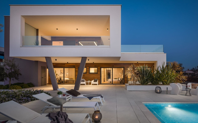 Old Olive I, Außenbereich