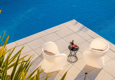 Old Olive I, am Pool