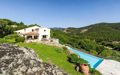 Villa Franca Roc, Außenbereich