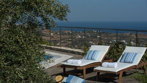 Villa Ethniki, am Pool
