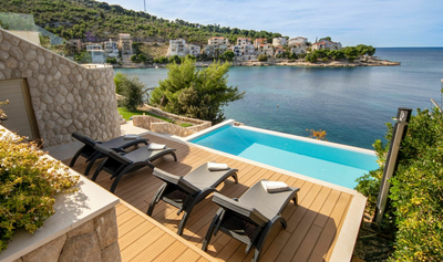 Der Pool der Villa Gloss