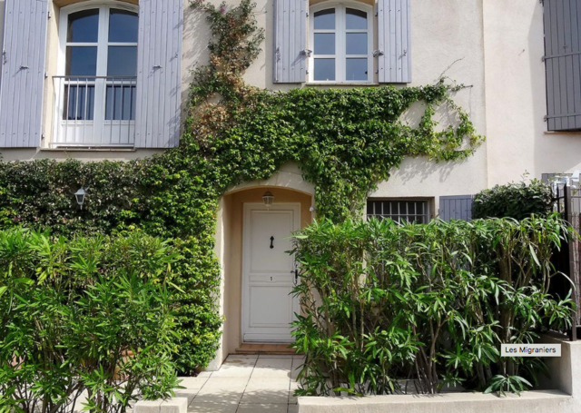 Les Migraniers, Fassade