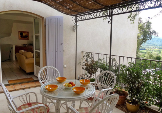 Les Migraniers, Terrasse