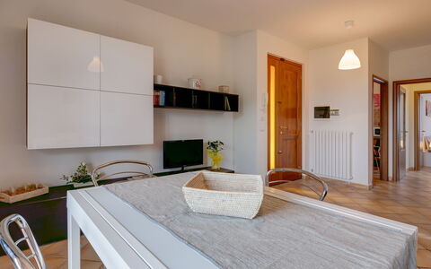 La Casina Del Canneto: Möbel, Zimmer, Eigentum, Interior Design, Gebäude, Fussboden, Haus, Grundeigentum, Schlafzimmer, Holzboden