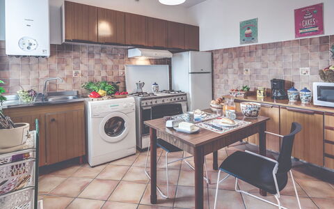 La Casina Del Canneto: Eigentum, Zimmer, Küche, Gebäude, Möbel, Grundeigentum, Haus, Interior Design, Cabinetry, Major Appliance