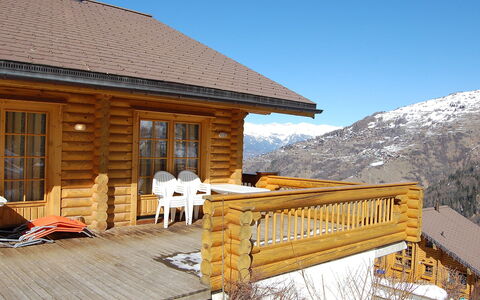 Edelweiss: Himmel, Gebäude, Eigentum, Fenster, Holz, Haus, Schnee, Schatten, Berg, Natürliche Landschaft
