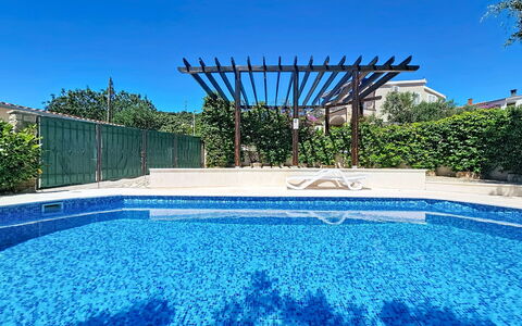 Vinka: Blau, Schwimmbad, Verbundwerkstoff, Schatten, Resort, Water Feature, Freizeit, Eco Hotel, Landscaping, Design