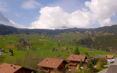 Chalet Beausite: Wolke, Himmel, Berg, Pflanze, Ökoregion, Gebäude, Natur, Natürliche Landschaft, Haus, Baum
