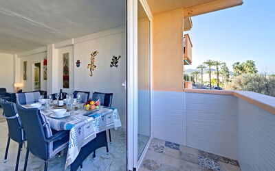 Jávea 417: Möbel, Tabelle, Stuhl, Gebäude, Schatten, Interior Design, Fussboden, Dekoration, Flooring, Küche & Esszimmer Tisch