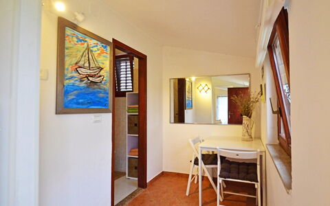 Aron: Bilderrahmen, Holz, Farbe, Interior Design, Fussboden, Flooring, Fenster, Gebäude, Halle, Tabelle