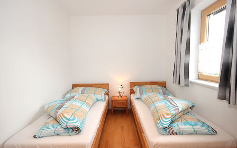 Hanna: Schlafzimmer, Zimmer, Bett, Möbel, Eigentum, Bettdecke, Bedding, Matratze, Interior Design, Bettrahmen