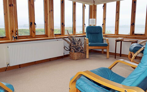 Fiskavaig: Möbel, Eigentum, Blau, Azurblau, Komfort, Tabelle, Holz, Interior Design, Gebäude, Die Architektur