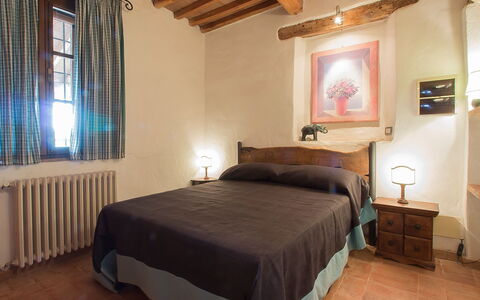 Scansano 100: Schlafzimmer, Bett, Möbel, Zimmer, Eigentum, Bettdecke, Decke, Bedding, Bettrahmen, Fussboden