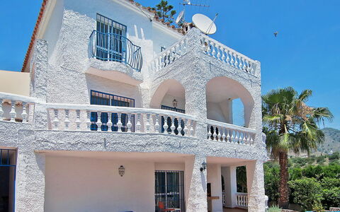 Villa Pueblo Jara: Himmel, Eigentum, Blau, Gebäude, Azurblau, Beleuchtung, Die Architektur, Pflanze, Freizeit, Schatten