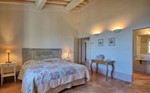 Casa Olivia: Schlafzimmer, Bett, Möbel, Zimmer, Eigentum, Bettdecke, Bettrahmen, Interior Design, Fussboden, Gebäude