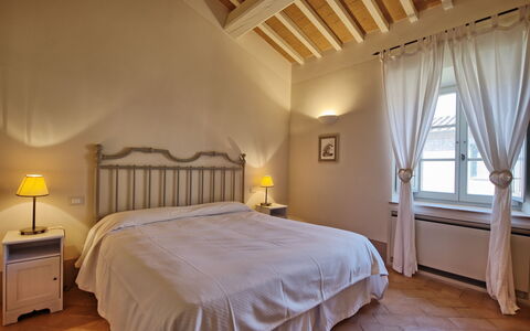 Casa Olivia: Schlafzimmer, Bett, Möbel, Zimmer, Eigentum, Bettdecke, Bettrahmen, Bedding, Interior Design, Decke