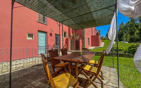 Mulino a Montegonzi Di Rimaggio: Tabelle, Gebäude, Möbel, Fenster, Stuhl, Holz, Tisch Im Freien, Pflanze, Gartenmöbel, Die Architektur