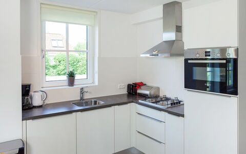 Alk 6: Spüle, Cabinetry, Eigentum, Sinken, Countertop, Fenster, Zapfhahn, Herd, Küche, Holz