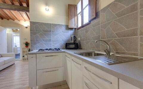 Residenza Monna Lisa: Eigentum, Countertop, Zimmer, Cabinetry, Fliese, Küche, Möbel, Interior Design, Gebäude, Fussboden