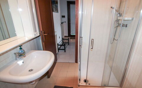 La Romantica: Eigentum, Armatur, Sinken, Zapfhahn, Badezimmer, Bad Sink, Badewanne, Interior Design, Holz