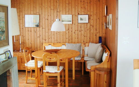 Noisette: Zimmer, Möbel, Eigentum, Gebäude, Tabelle, Interior Design, Haus, Fussboden, Esszimmer, Hartholz
