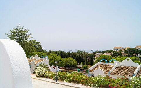 Reserva de Marbella: Himmel, Pflanze, Gebäude, Baum, Grundstueck, Urban Design, Fenster, Haus, Landschaft, Stadt