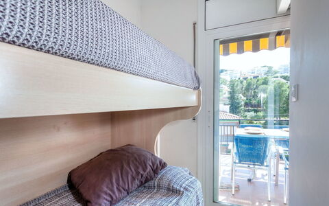 Gran Sol: Eigentum, Gebäude, Komfort, Azurblau, Fenster, Textil, Schatten, Holz, Interior Design, Fussboden