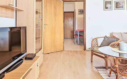 Matal: Möbel, Flooring, Fussboden, Interior Design, Holz, Zimmer, Decke, Holzboden, Beleuchtung, Wohnzimmer