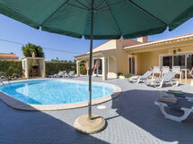 V4 Canelas - 4 Bedroom Villa w Private Pool, Near