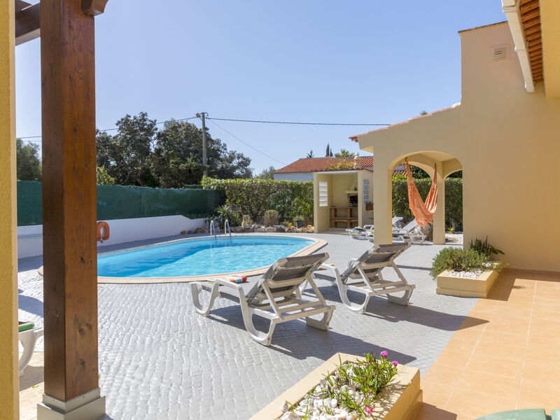 V4 Canelas - 4 Bedroom Villa w Private Pool, Near