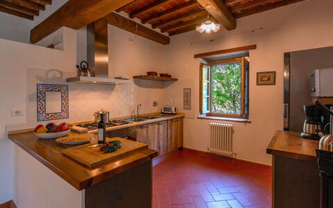 Villa Il Prato: Holz, Küche, Interior Design, Flooring, Countertop, Küchengerät, Zuhause, Decke, Möbel, Zimmer