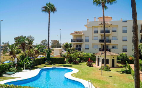 Lorcrimar Ii: Eigentum, Gebäude, Resort, Grundeigentum, Wohngebiet, Schwimmbad, Palme, Baum, Wohnung, Urlaub