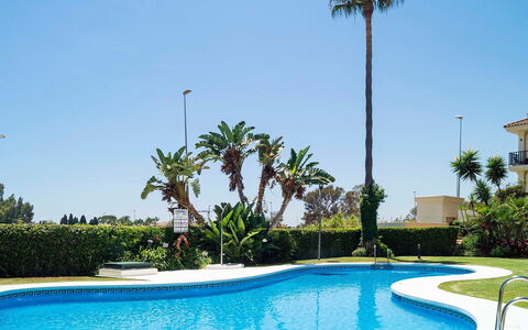 Lorcrimar Ii: Schwimmbad, Baum, Eigentum, Palme, Resort, Urlaub, Arecales, Freizeit, Wasser, Grundeigentum