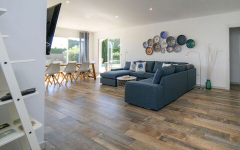 Trebol: Holzboden, Flooring, Fussboden, Interior Design, Holz, Laminatboden, Möbel, Wohnzimmer, Hartholz, Couch