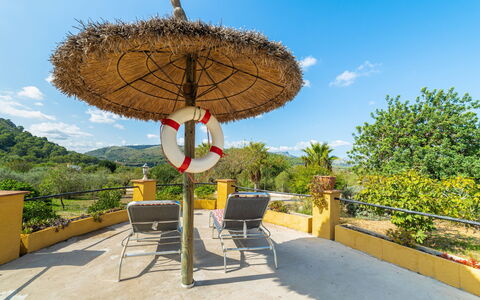 Villa Lavanda: Botanik, Baum, Freizeit, Zuhause, Grundeigentum, Haus, Landschaft, Urlaub, Schatten, Pflanze
