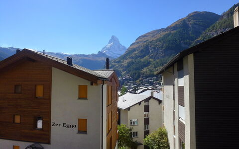 Apollo: Berg, Bergforms, Eigentum, Himmel, Haus, Gebirge, \Stadt, Alpen, Bergdorf, Dach